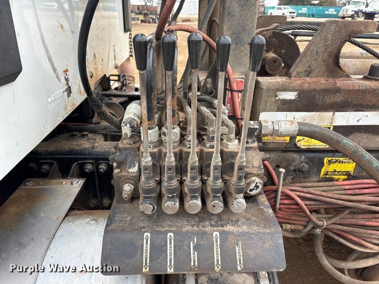 image for item EA7845 2018 Kenworth T880 roll-off container truck