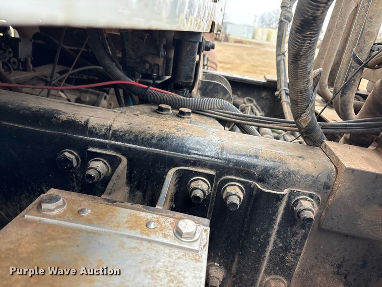 image for item EA7845 2018 Kenworth T880 roll-off container truck