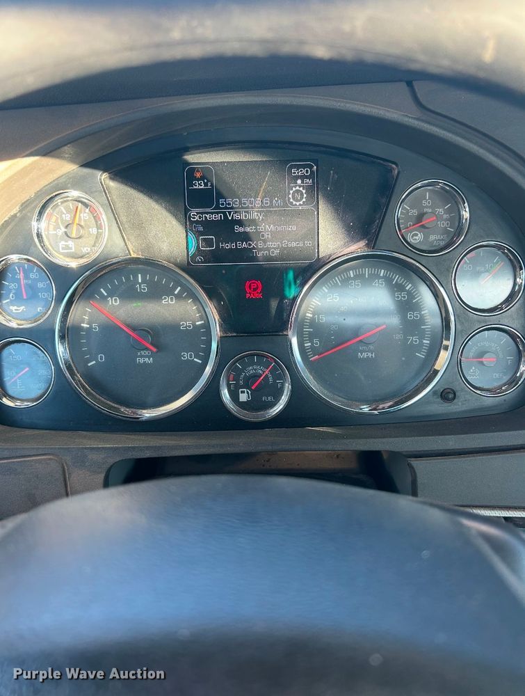 image for item EA7845 2018 Kenworth T880 roll-off container truck