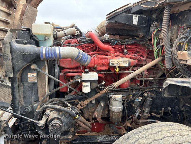 image for item EA7845 2018 Kenworth T880 roll-off container truck