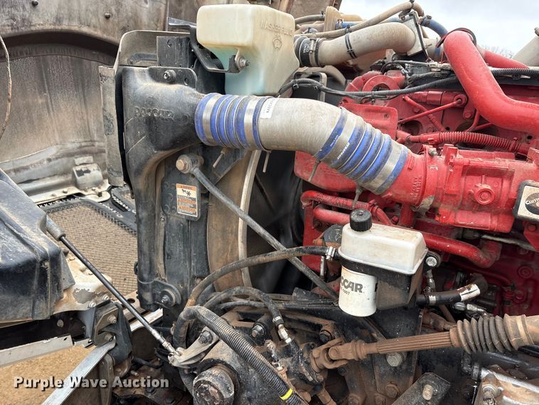 image for item EA7845 2018 Kenworth T880 roll-off container truck