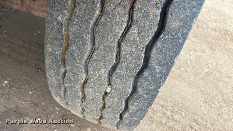 image for item EA7845 2018 Kenworth T880 roll-off container truck