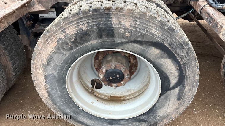 image for item EA7845 2018 Kenworth T880 roll-off container truck