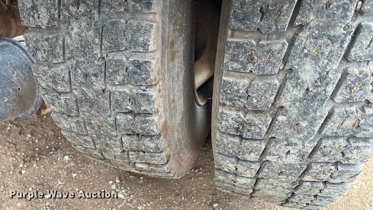 image for item EA7845 2018 Kenworth T880 roll-off container truck