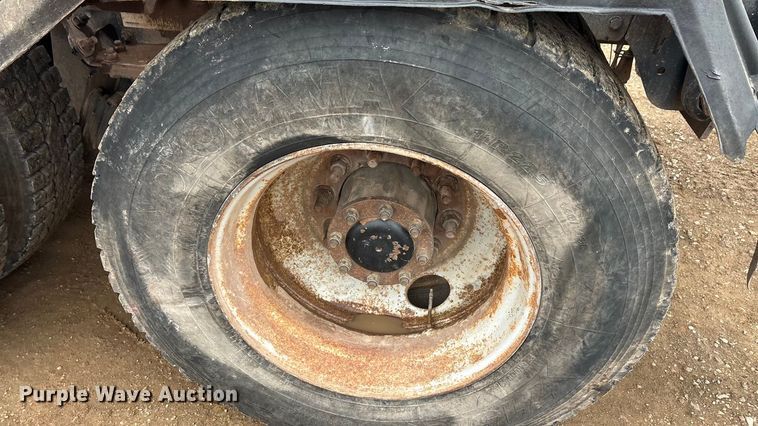 image for item EA7845 2018 Kenworth T880 roll-off container truck