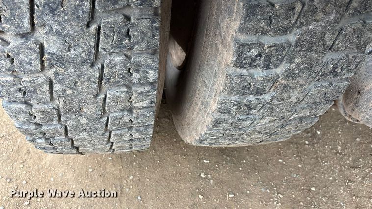 image for item EA7845 2018 Kenworth T880 roll-off container truck