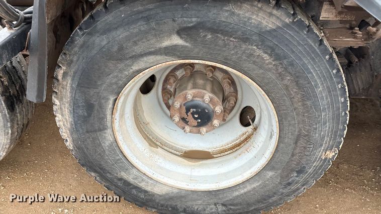 image for item EA7845 2018 Kenworth T880 roll-off container truck