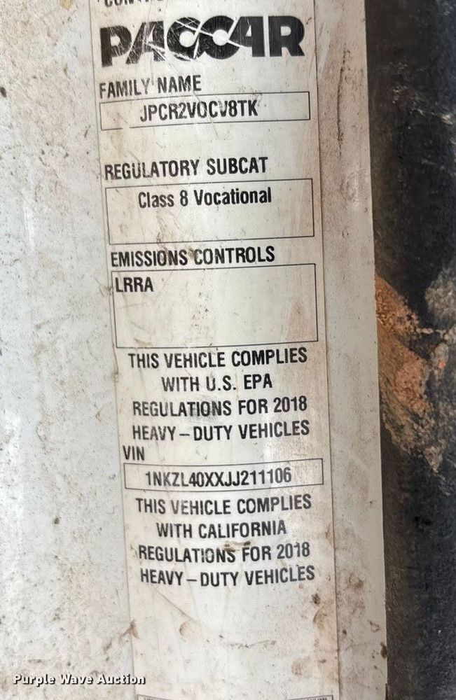 image for item EA7845 2018 Kenworth T880 roll-off container truck