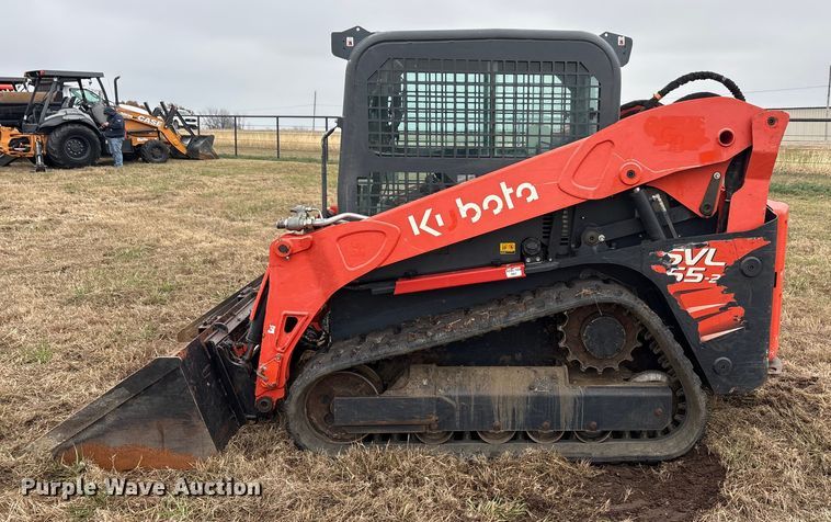 image for item EA7847 2021 Kubota SVL65-2 tracked skid steer loader