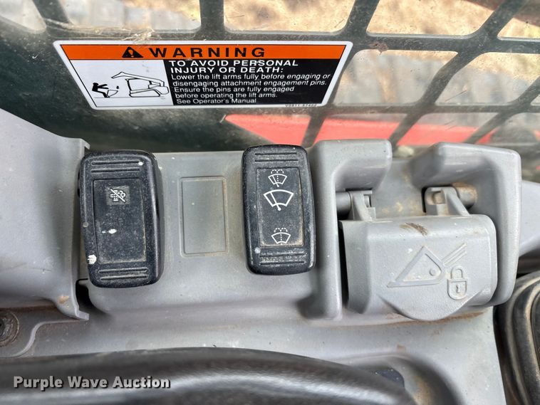 image for item EA7847 2021 Kubota SVL65-2 tracked skid steer loader