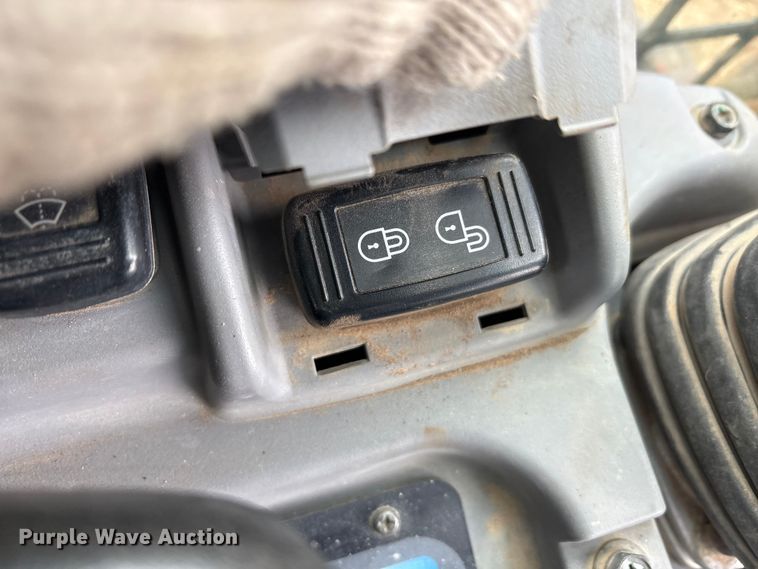 image for item EA7847 2021 Kubota SVL65-2 tracked skid steer loader