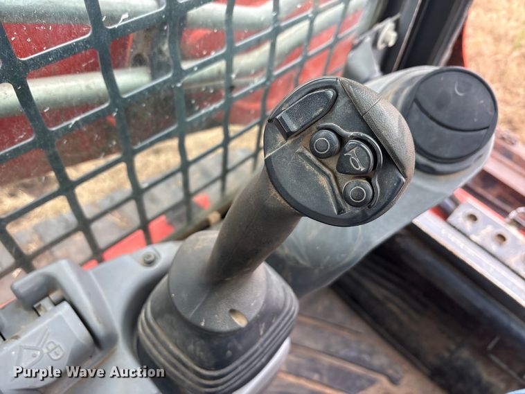 image for item EA7847 2021 Kubota SVL65-2 tracked skid steer loader