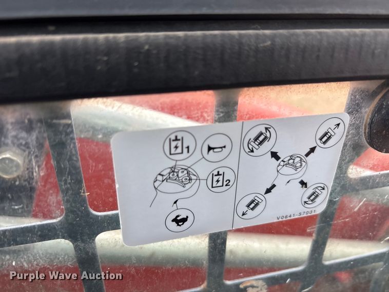 image for item EA7847 2021 Kubota SVL65-2 tracked skid steer loader