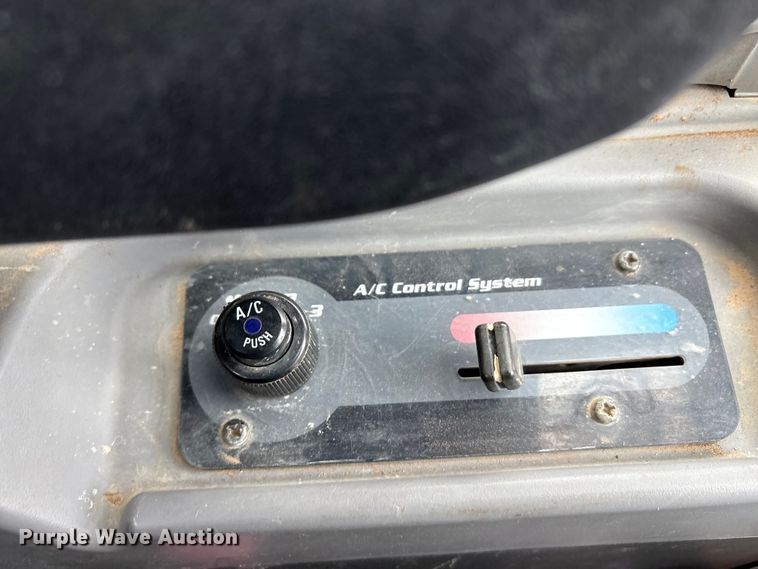 image for item EA7847 2021 Kubota SVL65-2 tracked skid steer loader