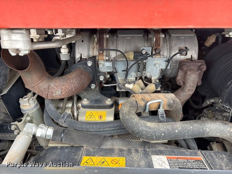 image for item EA7847 2021 Kubota SVL65-2 tracked skid steer loader