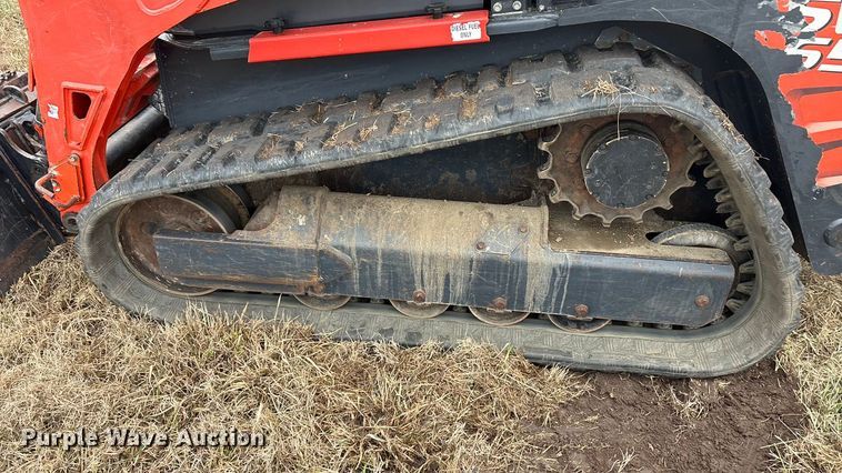 image for item EA7847 2021 Kubota SVL65-2 tracked skid steer loader