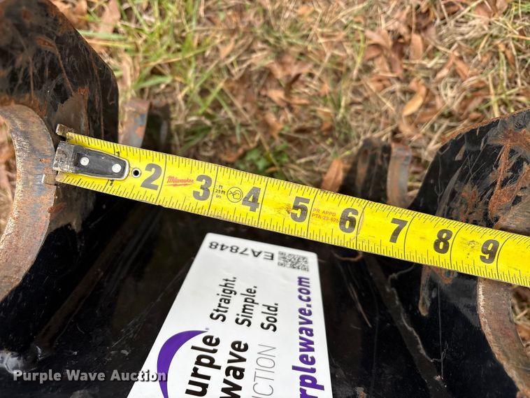 image for item EA7848 Kubota mini excavator auger