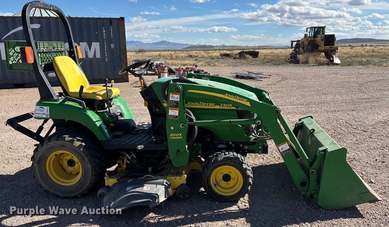 image for item DH8747 2006 John Deere 2305 MFWD tractor