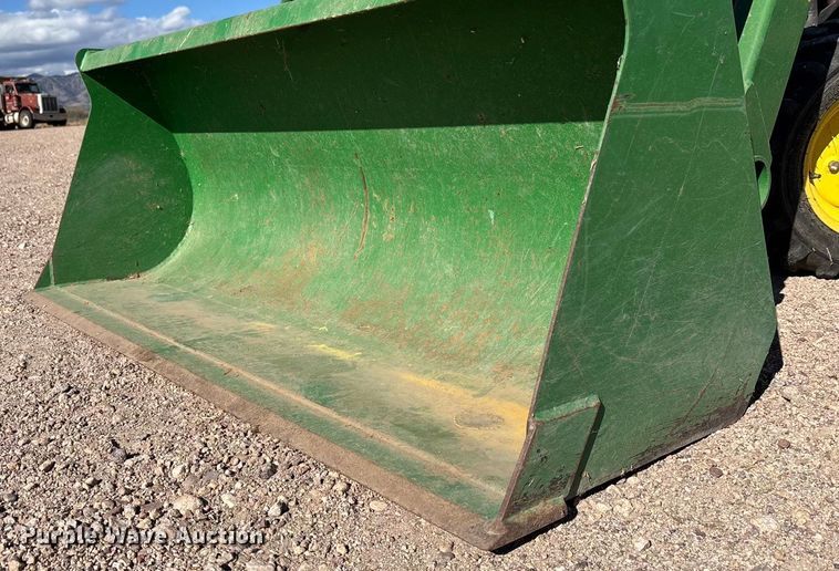 image for item DH8747 2006 John Deere 2305 MFWD tractor