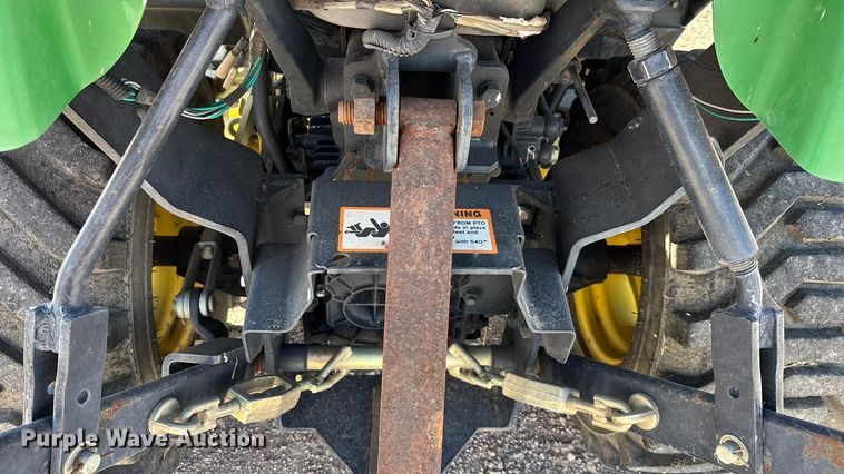 image for item DH8747 2006 John Deere 2305 MFWD tractor
