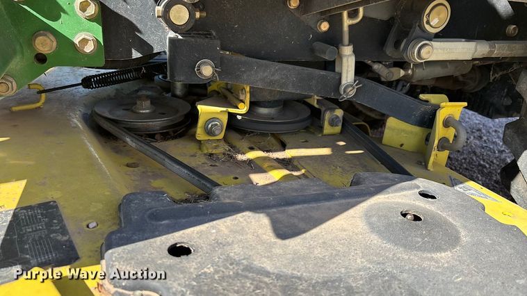 image for item DH8747 2006 John Deere 2305 MFWD tractor