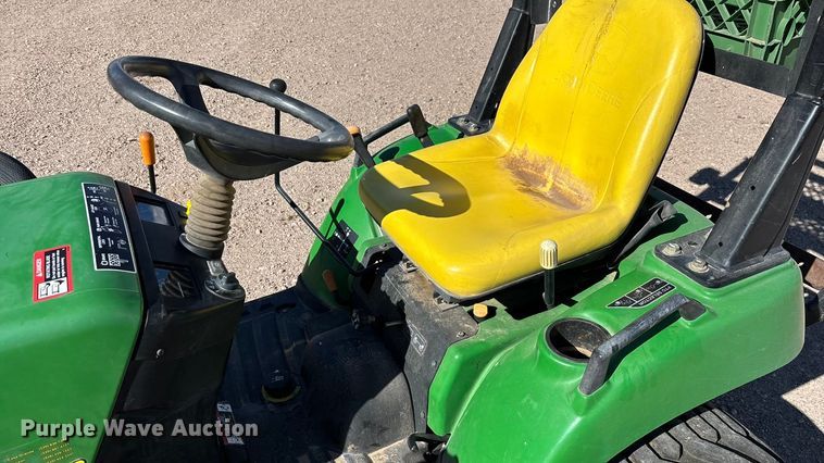 image for item DH8747 2006 John Deere 2305 MFWD tractor