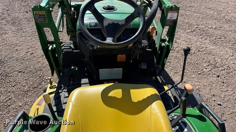 image for item DH8747 2006 John Deere 2305 MFWD tractor