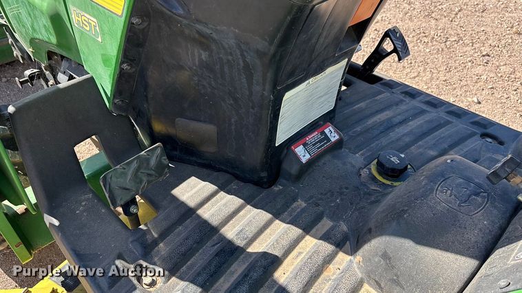 image for item DH8747 2006 John Deere 2305 MFWD tractor