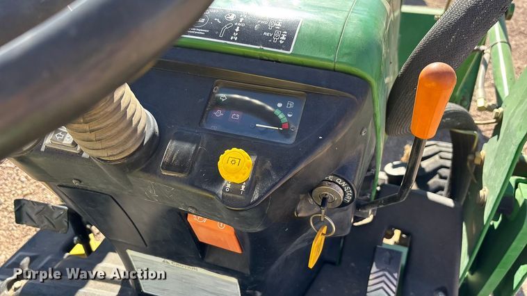 image for item DH8747 2006 John Deere 2305 MFWD tractor