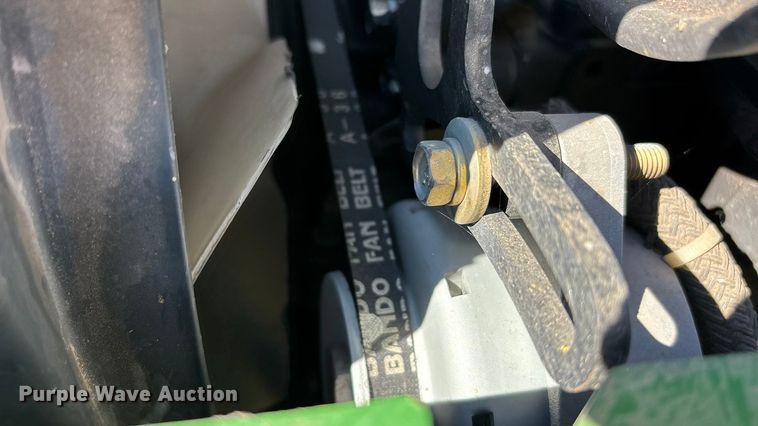 image for item DH8747 2006 John Deere 2305 MFWD tractor