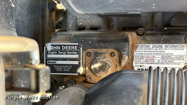 image for item DH8747 2006 John Deere 2305 MFWD tractor