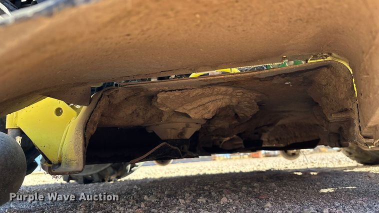 image for item DH8747 2006 John Deere 2305 MFWD tractor