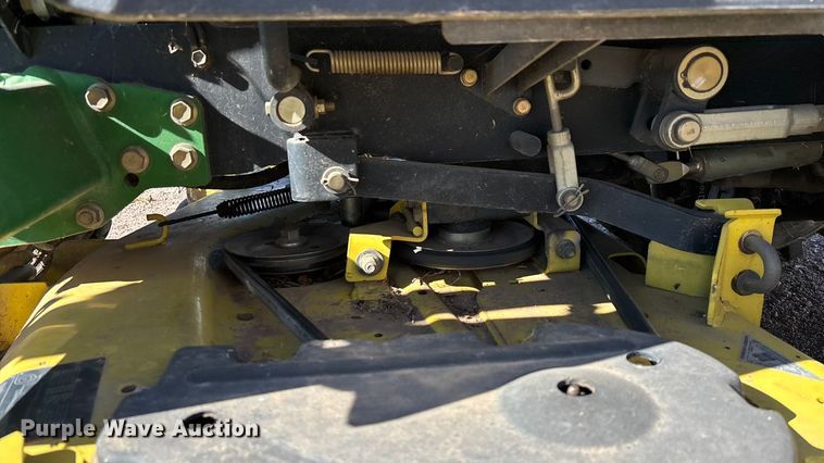 image for item DH8747 2006 John Deere 2305 MFWD tractor