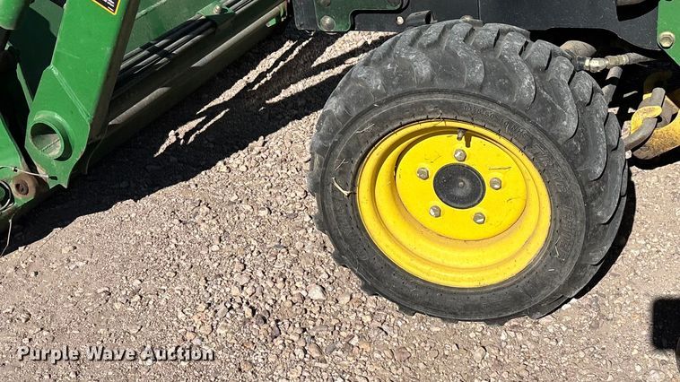 image for item DH8747 2006 John Deere 2305 MFWD tractor