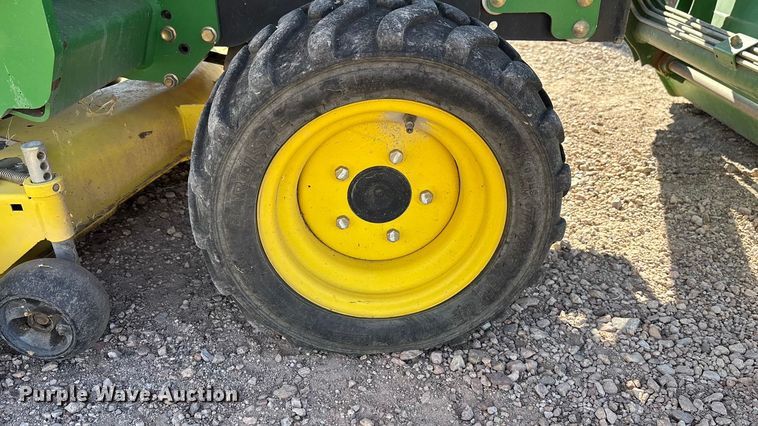 image for item DH8747 2006 John Deere 2305 MFWD tractor