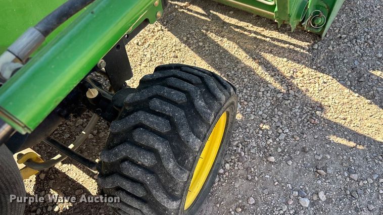 image for item DH8747 2006 John Deere 2305 MFWD tractor