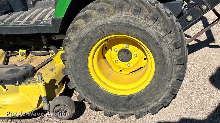 image for item DH8747 2006 John Deere 2305 MFWD tractor