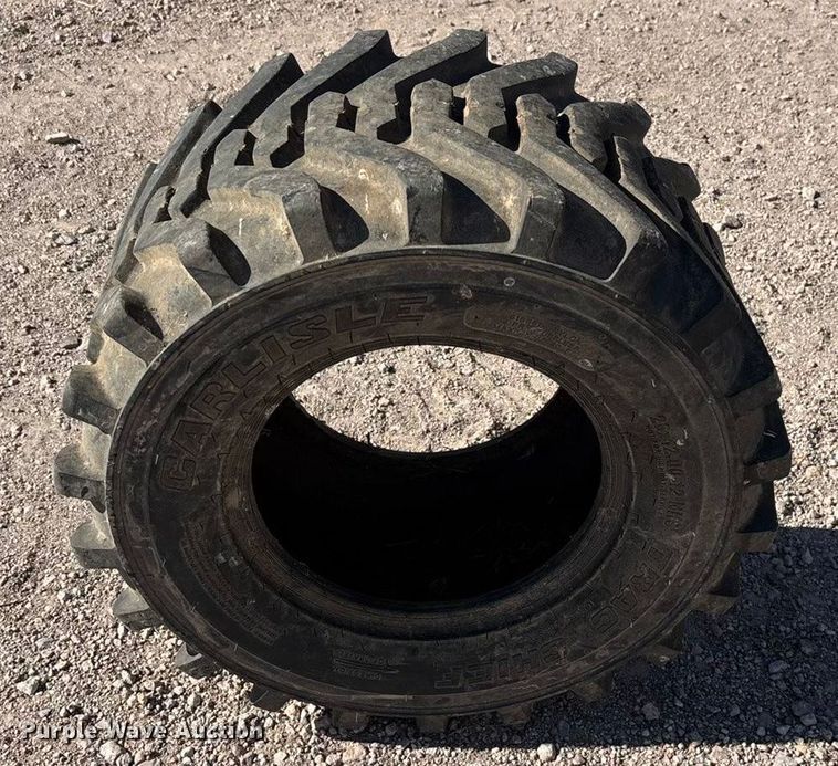 image for item DH8747 2006 John Deere 2305 MFWD tractor