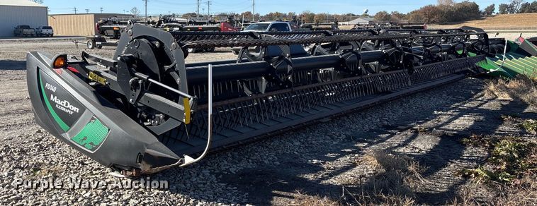 image for item DK0135 2021 MacDon FD140 flex draper head