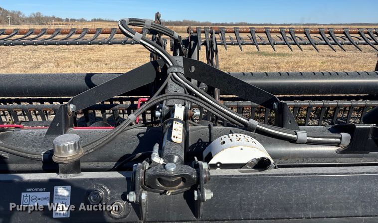 image for item DK0135 2021 MacDon FD140 flex draper head