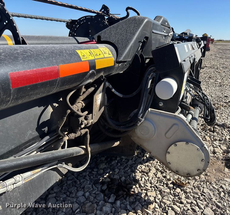 image for item DK0135 2021 MacDon FD140 flex draper head