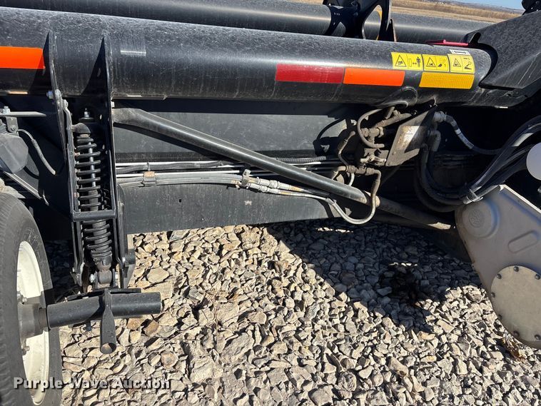 image for item DK0135 2021 MacDon FD140 flex draper head