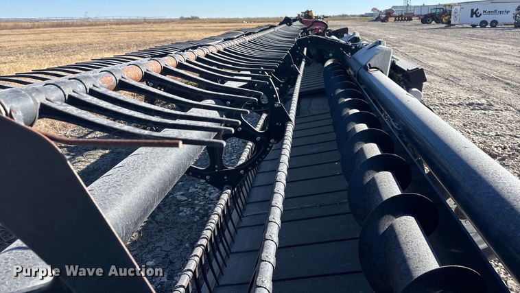 image for item DK0135 2021 MacDon FD140 flex draper head