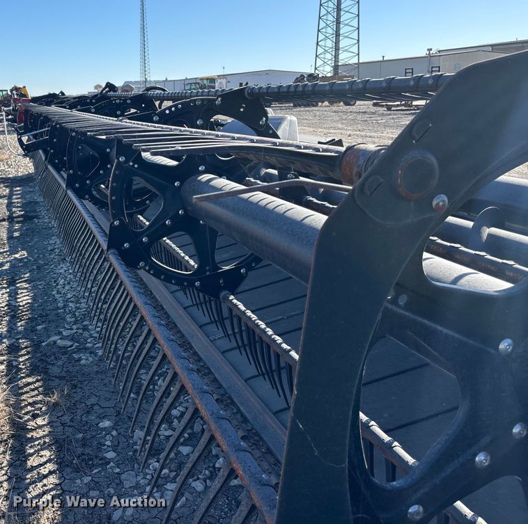 image for item DK0135 2021 MacDon FD140 flex draper head