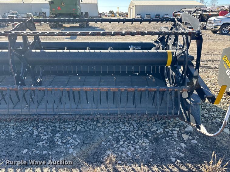 image for item DK0135 2021 MacDon FD140 flex draper head