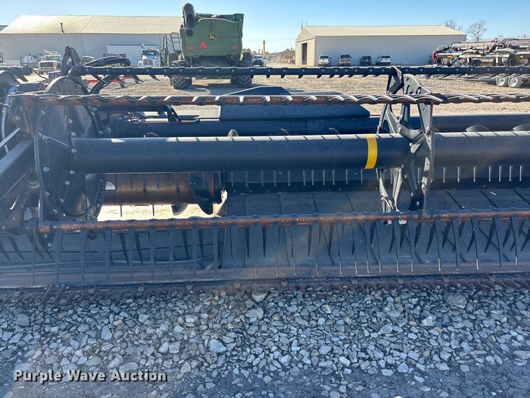 image for item DK0135 2021 MacDon FD140 flex draper head