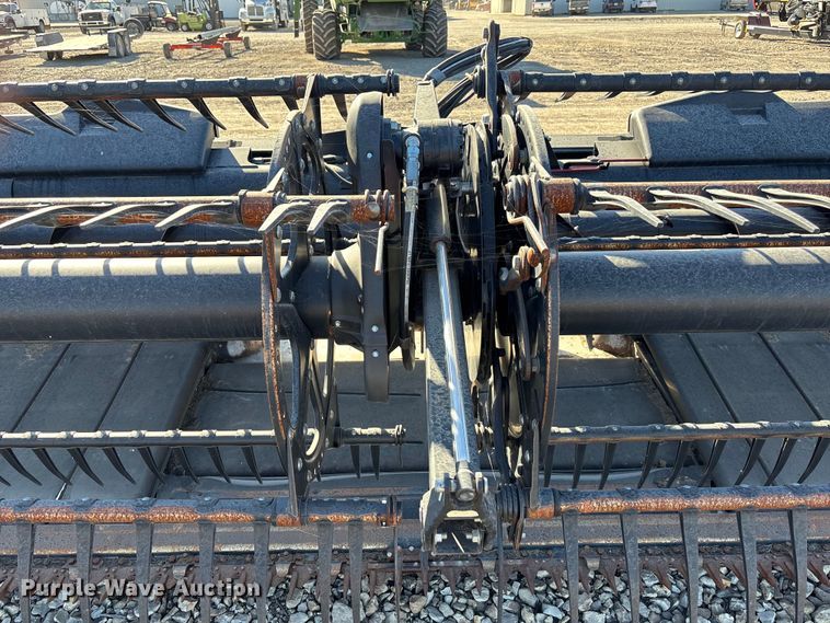 image for item DK0135 2021 MacDon FD140 flex draper head