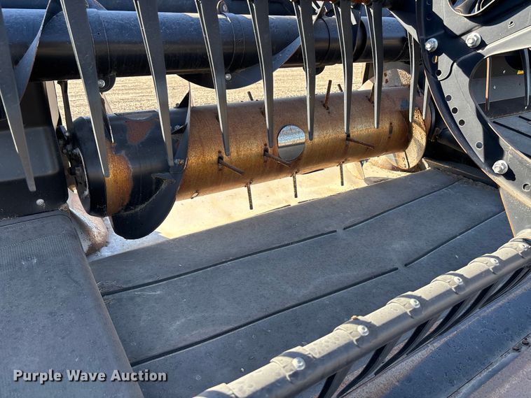 image for item DK0135 2021 MacDon FD140 flex draper head