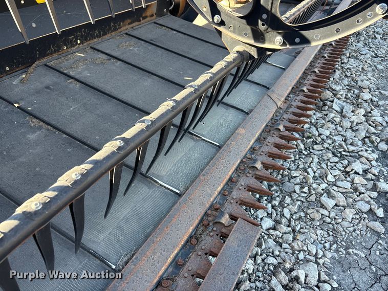 image for item DK0135 2021 MacDon FD140 flex draper head