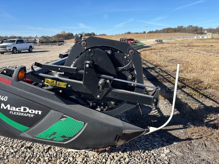 image for item DK0135 2021 MacDon FD140 flex draper head